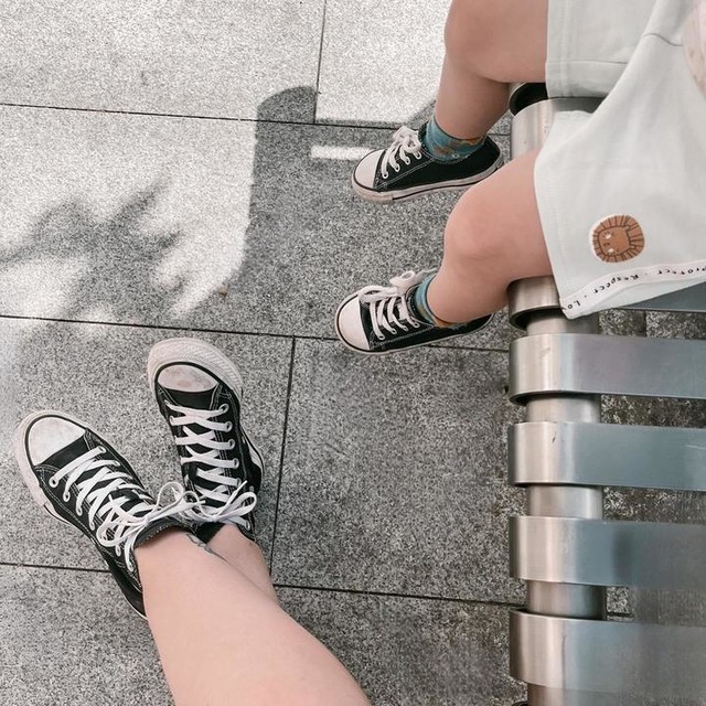 black converse ankle