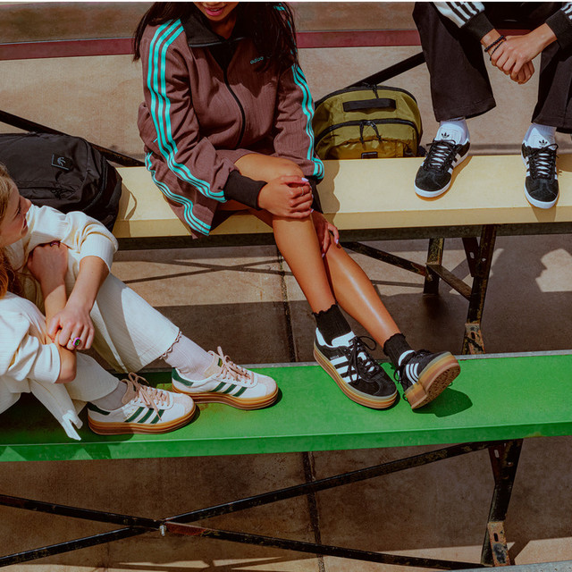 ベーグル5600 adidas Gazelle Sneakers - Black | Free Shipping with adiClub