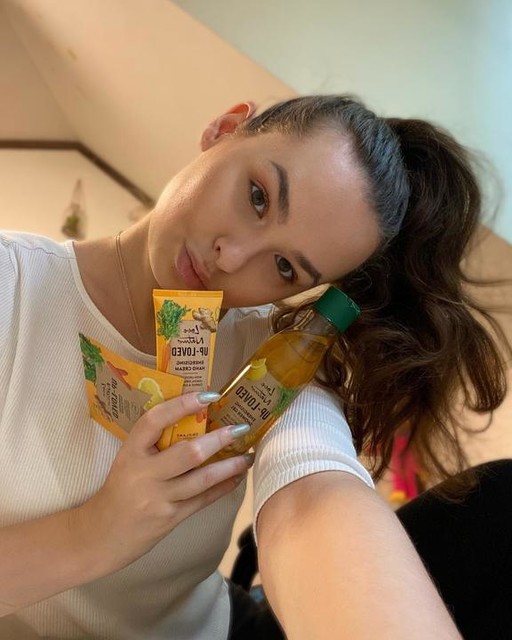 Тонізуючий крем для рук з лимоном, органічною морквою та імбиром