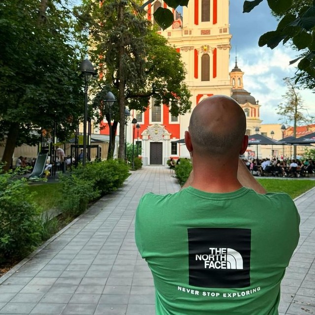 User submitted picture with Men’s Short-Sleeve Box NSE Tee