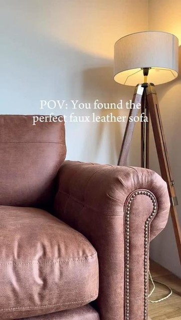 The most beautiful sofa 🤎

This is the Mossley formal back 2 seater sofa from dfs, in the colour Augustus.

It’s a faux leather so it’s the perfect mix of that leather look without feeling cold ✨

I absolutely love it, it’s super comfortable and the details are amazing. The arms give the sofa that traditional timeless look. 

What do you think? 🫶🏻

#homereno #houserenovation #renovation #livingroom