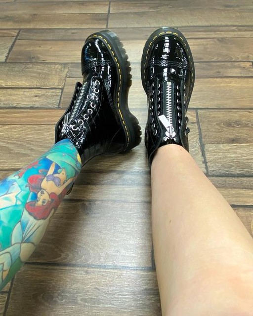 sinclair croc doc martens