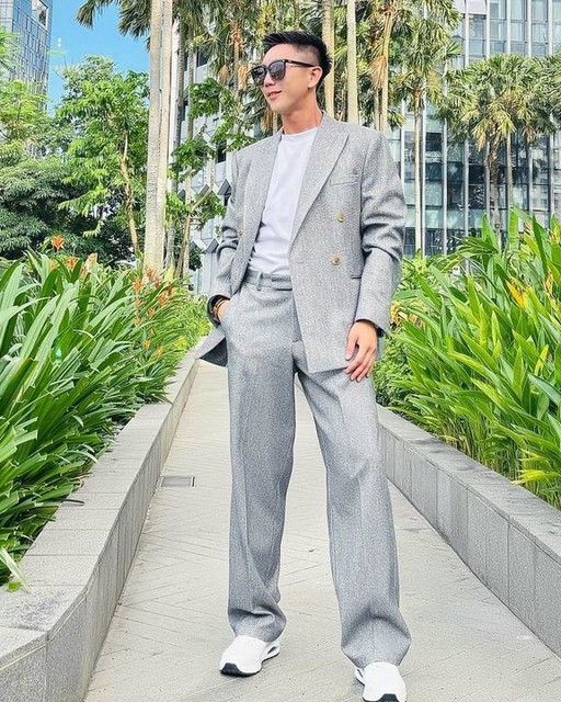 ASOS DESIGN heavy weight wide leg suit trousers in grey