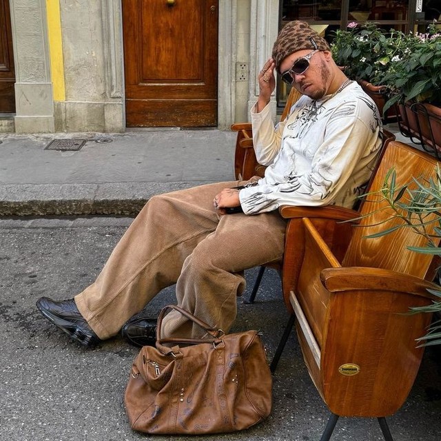 Vans Plaimor beanie in dachshund