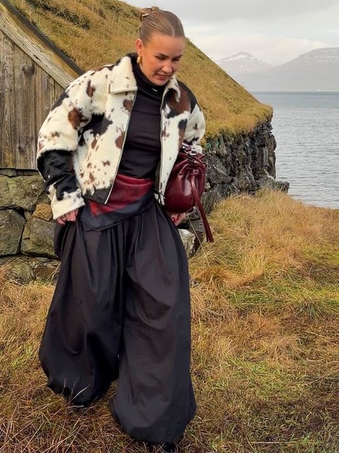 ASOS DESIGN cotton balloon trouser in black